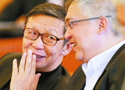 窃窃私语