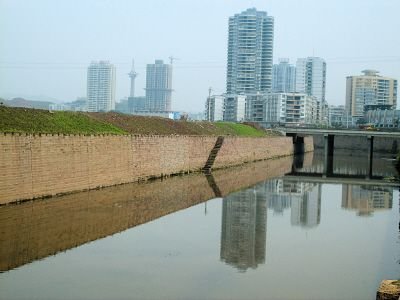 河堤