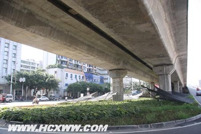 桥底