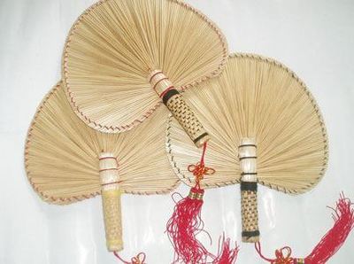 摇扇