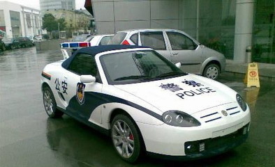 警车