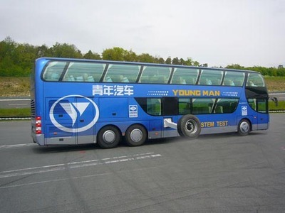客车